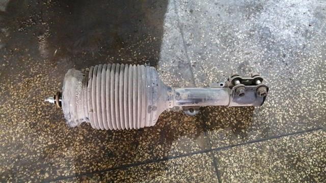 4801048073 Toyota Amortyzator przedni prawy