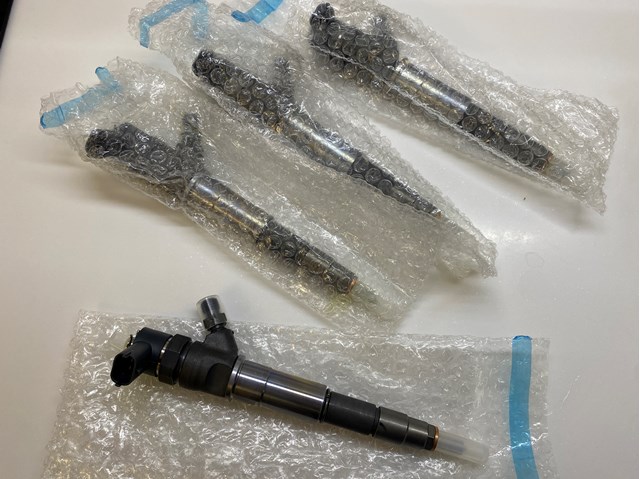 Wtryskiwacz paliwa Nissan/Infiniti 166091245R