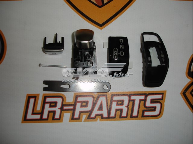  Land Rover LR117072
