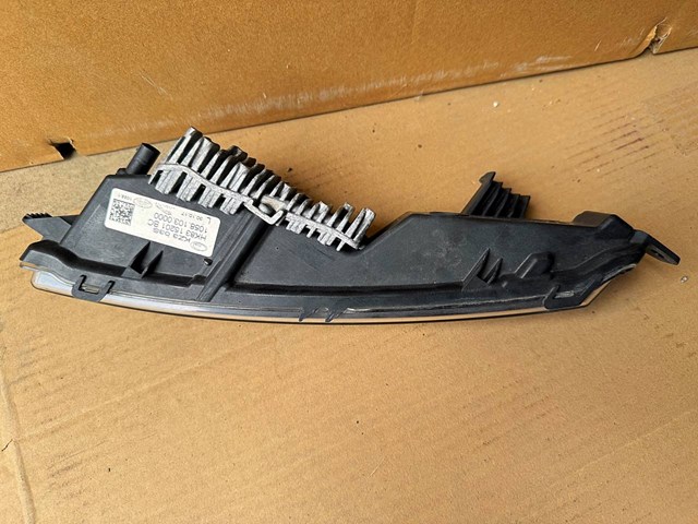 Do koszyka Lampa przeciwmgielna lewa Land Rover Range Rover VELAR L560