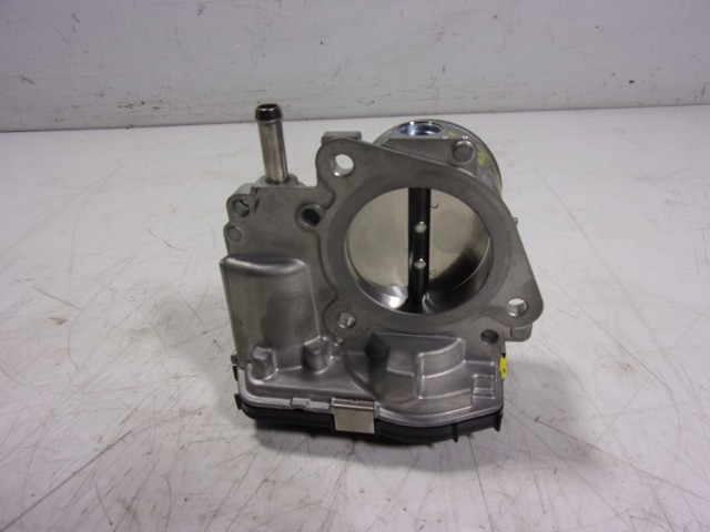 Do koszyka 22030F3030 Toyota Przepustnica, komplet