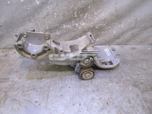 Do koszyka Wspornik alternatora Renault Kangoo II FW0