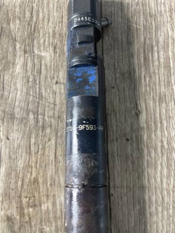 Do koszyka 2T1Q9F593AA Ford Wtryskiwacz paliwa