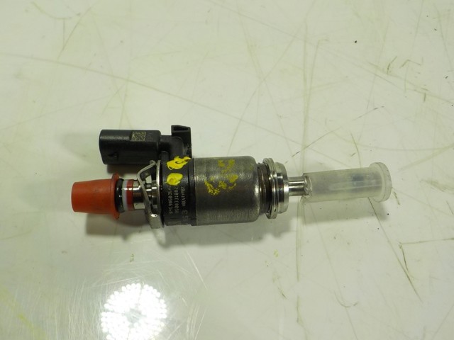  Wtryskiwacz paliwa Skoda Octavia 