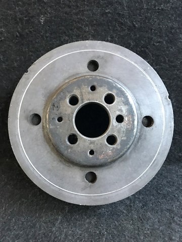 Koło pasowe wału korbowego VAG 038105243F