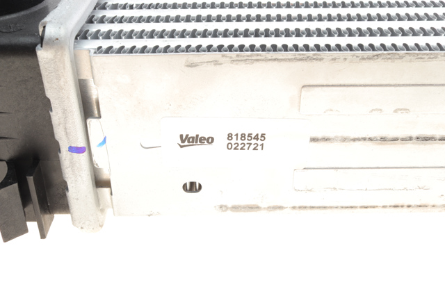 Do koszyka 818545 VALEO Chłodnica intercoolera