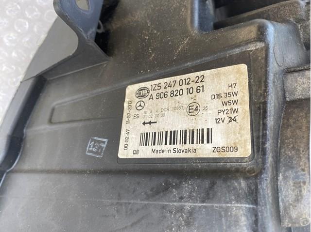 Do koszyka A9068201061 Mercedes Reflektor prawy