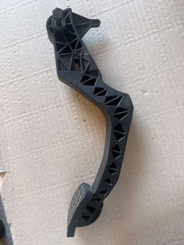 Do koszyka Pedał sprzęgła Volkswagen Golf V 1K1