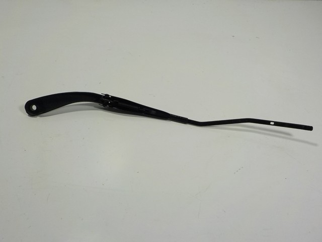 Ramię wycieraczki szyby przedniej do Dacia Logan II L8_