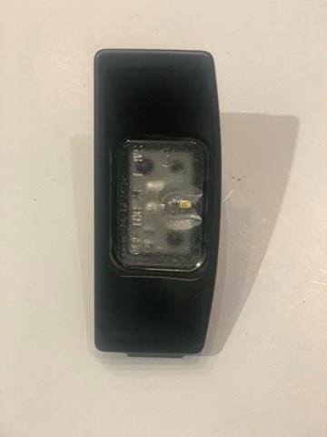 Do koszyka B0J85126Y Mazda Lampa oświetlenia tylnej tablicy rejestracyjnej