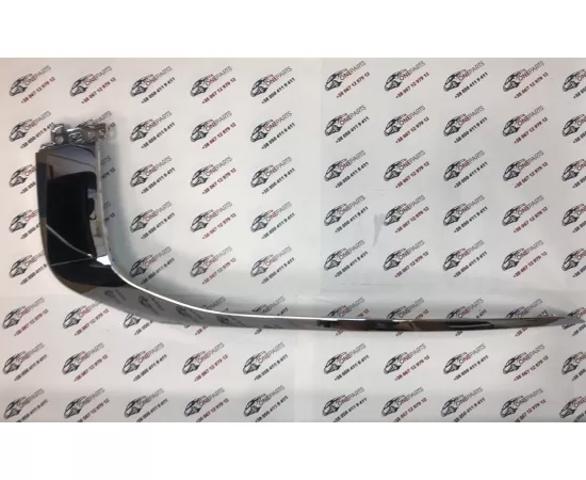 Listwa ochronna zderzaka przedniego prawa 6407A272 Mitsubishi