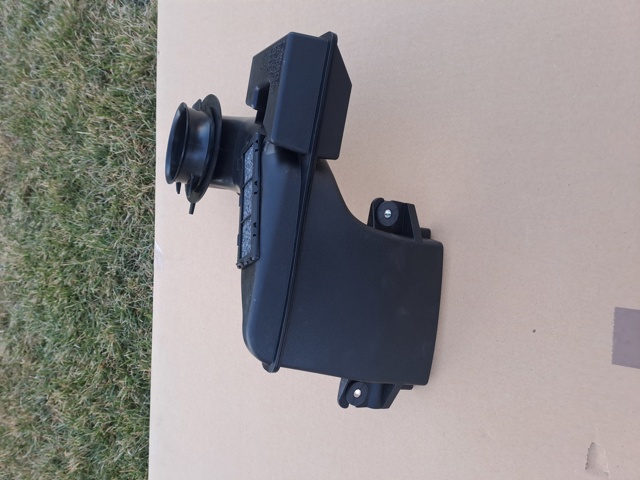 PAJ813200A Mazda Wlot powietrza do filtra powietrza