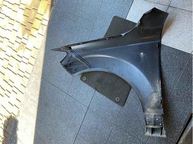 Do koszyka Błotnik przedni prawy Audi Q7  4LB