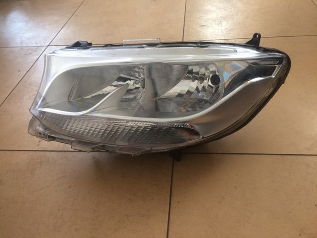 Reflektor lewy Mercedes A9109060000 cena, od 229,42 USD