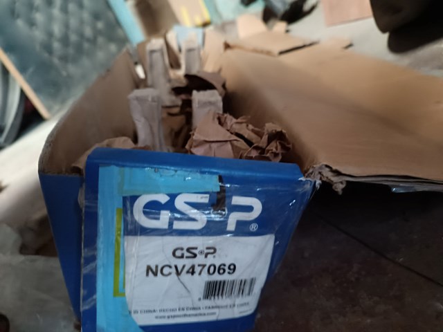 NCV47069 GSP Półoś napędowa przednia prawa
