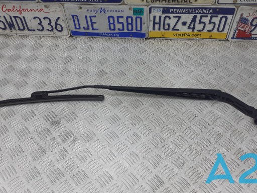Ramię wycieraczki szyby przedniej Nissan Rogue 