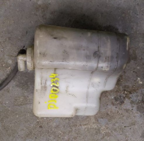 Zbiorniczek wyrównawczy układu chłodzenia Mitsubishi Pajero III