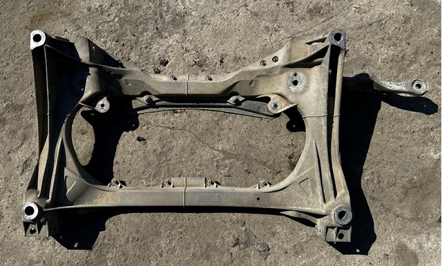 Korpus osi przedniej Lexus LS 460/460L