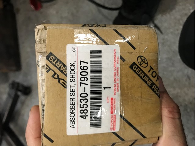 4853079067 Toyota Amortyzator tylny