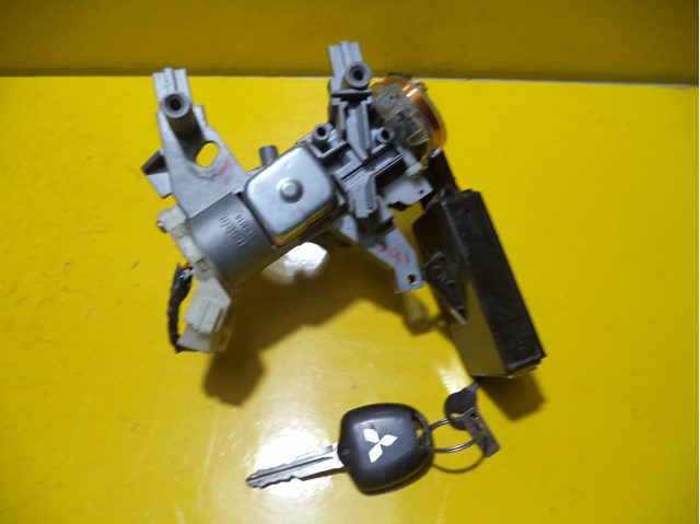 Do koszyka Stacyjka zapłonowa Mitsubishi Outlander II XL CWW