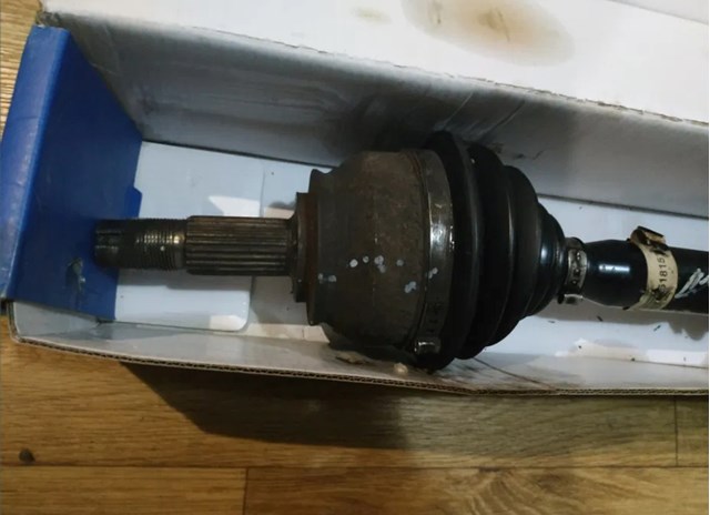 51933669 Fiat/Alfa/Lancia Półoś napędowa przednia lewa