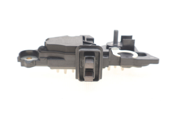 Regulator alternatora (przekaźnik ładowania) Bosch 1986AE0127 cena, od 39,77 USD