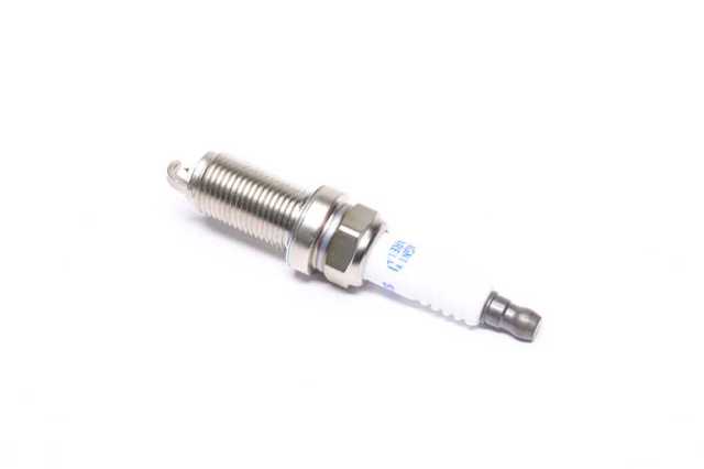 Świeca zapłonowa Magneti Marelli 062611000054 cena, od 14,51 USD