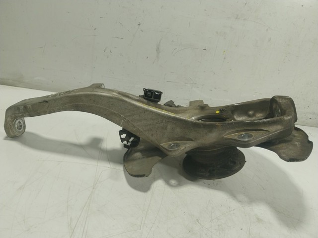 Czop (zwrotnica) przedni lewy A1673322500 Mercedes