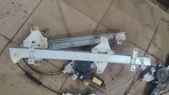 Mechanizm podnoszenia szyby drzwi przednich prawych do Hyundai Terracan  HP