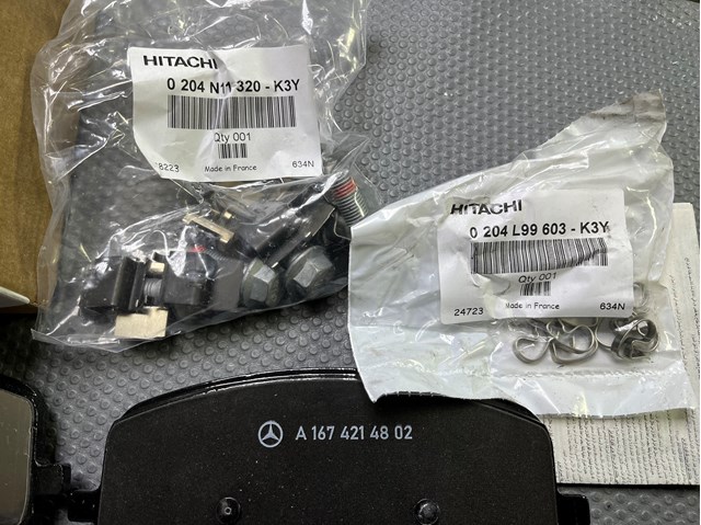 Klocki hamulcowe przednie tarczowe Mercedes 0004203404 cena, od 57,10 USD