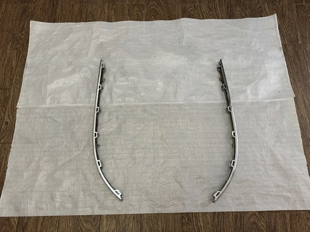 Listwa ochronna zderzaka tylnego prawa VAG 5618534602ZZ cena, od 44,04 USD