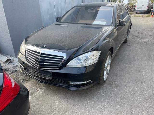 A22188043409999 Mercedes Zderzak przedni