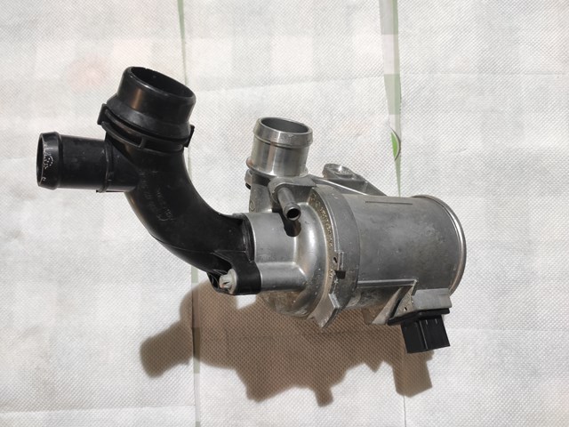 Pompa chłodząca wodna Mercedes A2742000407 cena, od 279,01 USD