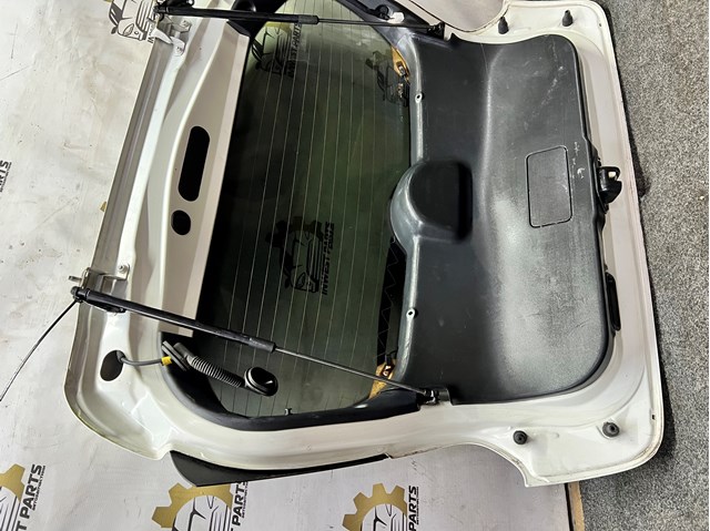 Do koszyka Drzwi tylne (bagażnika 3/5) Nissan JUKE JPN F15