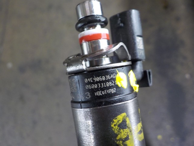 Wtryskiwacz paliwa Skoda Octavia IV A8