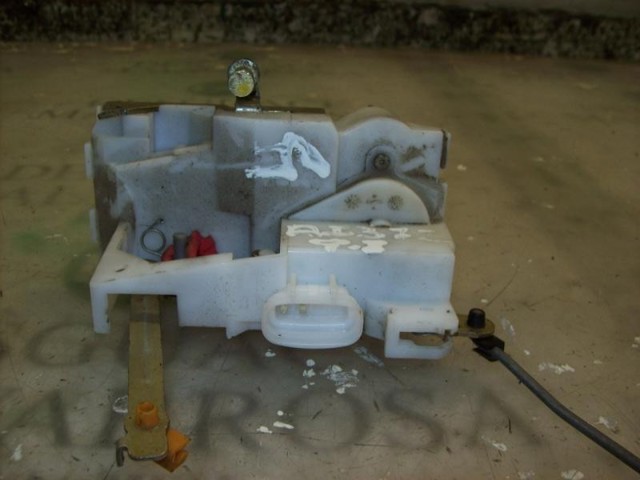 Zamek drzwi tylnych lewych do Toyota Avensis I T22