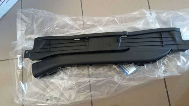 Do koszyka Wlot powietrza do filtra powietrza Ford Focus IV HP