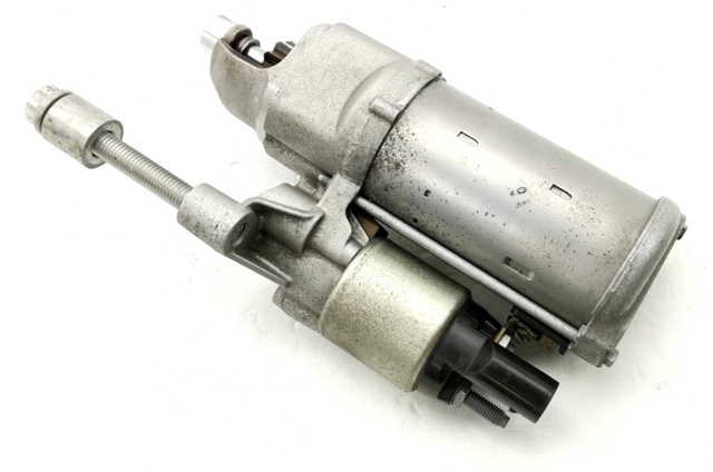 Rozrusznik VAG 04L911021