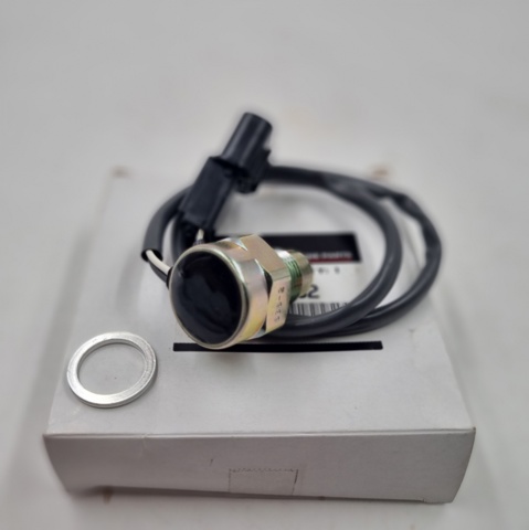 Czujnik włączania światła cofania Mitsubishi Pajero SPORT II SUV (KH) (2008 - 2014) cena, od 25,67 USD