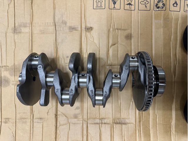 Wał korbowy silnika Volkswagen Passat B8 sedana (3G2, CB2) (2014 - 2026) cena, od 223,52 USD