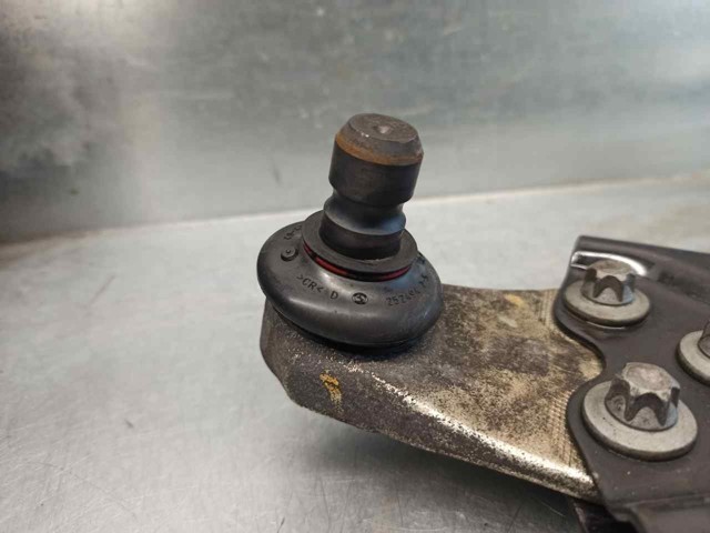 Do koszyka 52082897 Fiat/Alfa/Lancia Wahacz zawieszenia przedniego dolny prawy