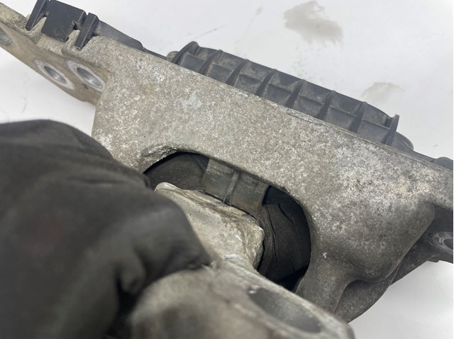  Poduszka (podpora) silnika prawa Opel Astra 