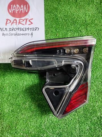 Lampa zespolona tylna prawa wewnętrzna Toyota 81580F4021 cena, od 311,57 USD