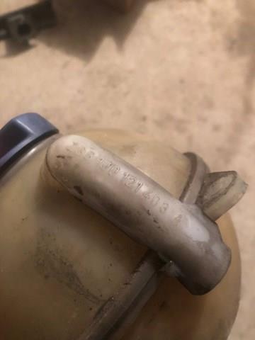 Zbiorniczek wyrównawczy układu chłodzenia VAG 1J0121403A