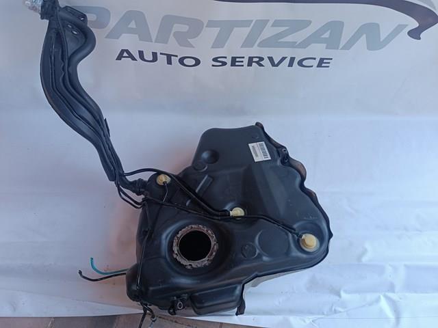  Zbiornik paliwa Volkswagen Golf 5