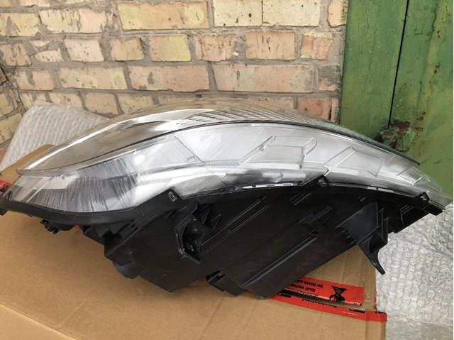 9109060100 Mercedes Reflektor prawy