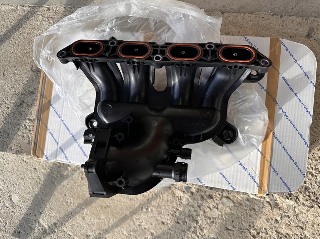 Kolektor ssący Peugeot/Citroen 1607493080 cena, od 469,99 USD