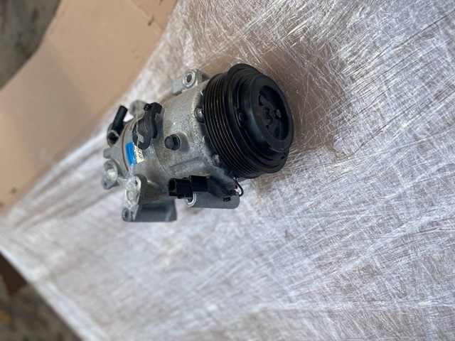 Do koszyka BDGF61450 Mazda Sprężarka klimatyzacji