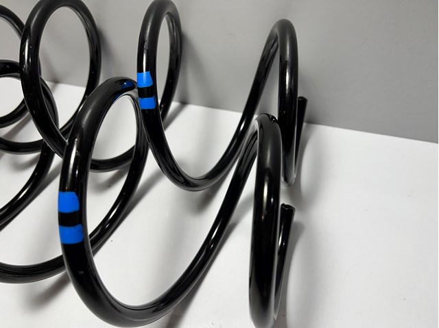 Sprężyna przednia 5Q0411105GJ VAG