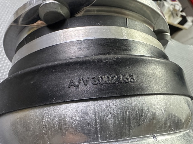Amortyzator przedni prawy Land Rover LR102248 cena, od 449,01 USD